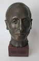 Nielsen, Carl Vilhelm (1890 - 1961) Danmark: Buste. Bronze. Cire perdue. Unika. Højde.: 17 cm. ...