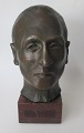 Nielsen, Carl 
Vilhelm (1890 - 
1961) Danmark: 
Buste. Bronze. 
Cire perdue. 
Unika. Højde.: 
17 cm. ...