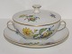 Bing & Grondahl 
Sachian Flower 
on white 
porcelain, rare 
lidded soup cup 
with matching 
...