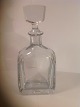 Whisky 
karaffel.
Antagelig 
Holmegaard 
Højde: 25 cm. 
Bredde: 11 cm. 
Tykkelse 6 cm.
Flot og ...