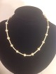 Perle halskæde.
med små perler 
2,8 mm mellem 
de stor perle 
på 6 mm.
Perler ægte 
...