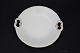 Aakjær, Bing & 
Grøndahl, creme 
med guldkant.
Kagefad med 
ører. Dek.nr. 
101. Diameter 
25 cm. ...