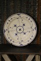 Gammelt 
musselmalet 
porcelæns fad 
fra Royal 
Copenhagen i 
halvblonde , 
dia: 33cm. 
3.sort. ...