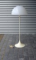 Gulvlampe med 
skærm i hvid 
plast købes