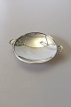 Georg Jensen 
Sterling Sølv 
Skål No 355G. 
Måler Diam 
12,7cm / 5". H 
2 cm(0,78 inch) 
Vægt 83.5 ...