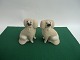 Hundesæt af 
porcelæn, 
England ca. 
1860.
Begge hunde er 
15cm. høje og 
10cm. brede.