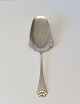 Åkande kage 
spade
Stemplet de 
tre tårne 1924
Længde 22 cm.
