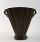 Just Andersen diskometal vase, nummer D 20. 
