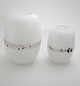 Holmegaard, 
Melody vaser 
designet af 
Michel Bang i 
1983. Opalhvid 
glas med 
pålagte tråde 
og ...