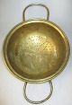 Antique 
colander, 
brass, 19th 
century. 
Denmark. 
Repaired. 
Unstamped. H .: 
10.5 cm. Dia .: 
27.5 cm.