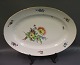B&G porcelain 
saxon flower, 
large dish made 
between 1915 
and 1947. 
L: 46 cm and 
W: 33 cm.