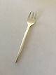 Anton Michelsen 
Tulip Sterling 
Silver Cake 
Fork
Measures 15 cm 
(5 29/32")
