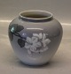 1621-254 Kgl. 
Art Nouveau 
Vase 9 x 10 cm 
maler 66 præ 
1923 fra  Royal 
Copenhagen I 
hel og fin ...