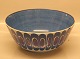 Royal 
Copenhagen 
Aluminia 
fajance 
192-2382 
Salatkumme 
"Dorrit" 27 cm 
(N. Th.) 1945, 
Tenera
