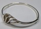 Sterling sølv 
armbånd, Dansk 
Design, 20. 
årh. Stemplet.: 
p.j. 925. Dia.: 
5,5 cm. 