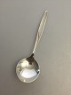 Georg Jensen 
Sterling Sølv 
Cypres 
Serveringske/suppeske 
No 051/161. 
Måler 18 cm