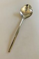 Georg Jensen 
Stainless 
'Tuja' 
Serveringsske 
24.2 cm L.
