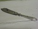 Tretårnet sølv 
lagkagekniv fra 
Cohr
Sølv med stål
Længde 28cm.