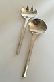 Georg Jensen 
Stainless 
'Prism, Matt' 
Serving Set. 22 
cm / 8 21/32"