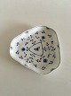 Bing and 
Grøndahl 
Butterfly 
Triangular Dish 
No. 40. 
Measures 23 cm 
/ 9.05 in.

