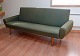 3-4 personers sofa betrukket med grønt betræk. Fremstår med brugsspor.H. 78 cm. L. 193 cm. D. ...