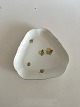 Bing & Grondahl 
Eranthis 
Triangular Dish 
No 40. 25 cm (9 
7/8")