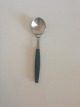 Georg Jensen 
Stainless Grøn 
Strata 
Dessertske. 
Måler 16,5 cm