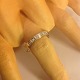 Aliance Ring.
Hvid Guld 14k 
585
5 stk 
brillanter a 
0,015 ct
Ring 
størrelse: ...