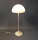 Panthella 
gulvlampe 
designet af 
Verner Panton i 
1971 og 
produceret af 
Louis Poulsen i 
slutningen ...