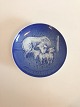 Bing & Grondahl 
Mothers Day 
Plate from 
1987.
Motif: Ewe 
with Lamb.
Designed by 
Henry Thelander