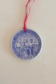 Royal 
Copenhagen 
Årsplatte 
Ornament 1988.
Måler 5,3cm / 
2 1/10".