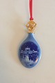Bing & Grondahl 
Drop Ornament 
1990
Measures 9cm / 
 3 1/2".