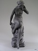 Terracotta 
Figur P. Ipsen 
719 Lyttende 
Kvinde, 
Louis Hertig 
H: 54,5 cm.