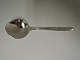 Cohr 
sølvvarefabrik. 
Mimosa. 
Sterling (925). 
Serveringsske. 
Længde 22,5 cm
