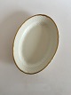 Bing & Grondahl 
Aakjaer Oval 
Dish No 17. 
Creme with Gold 
Border. In good 
condition. 28 
cm.