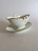Bing & Grondahl 
Aakjaer Sauce 
Boat No 311 / 
8. Creme with 
Gold Border, In 
good condition. 
12 oz.