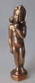 Dansk kunstner (20. årh.): Nøgen pige. Støbt bronze. På 8 kantet fod. H.: 17,0 cm.Denne figur ...