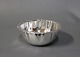 Lille skål i 
tretårnet sølv, 
stemplet K.C.H. 

Vi har i 
øjeblikket 3 på 
lager.
H - 5 cm og 
Dia ...