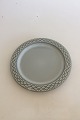 Bing & 
Grondahl/Kronjyden 
Grey Cordial 
Round Tray No 
304.
Measures 29 cm 
/ 11 27/64 in.
