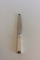 Georg Jensen 
Acadia Sterling 
Silver Dinner 
knife with 
short handle No 
013.
Measures 
22,8cm / 9".