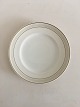 Bing & Grondahl 
Tiber Luncheon 
Plate No 26. 
21.5 cm dia (8 
15/32"). White 
with light grey 
bord ...
