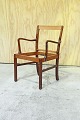 Ole Wanscher 
stol FH 1752, 
for Fritz 
Hansen
H. 78 cm. 
B. 59.5 cm.
D. 52 cm.
Stolen står på 
...