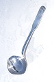 Dansk sølv 
830s. Bestik 
mønster nummer 
8 fra Evald 
Nielsen 
sølvtøj, 
sovseske, 
længde 18cm. 
Pæn ...