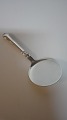 Herregård 
sølvbestik 830s 
Chor sølv med 
stål
Serveringsspade
Længde 
19,5cm.
Pæn brugt 
stand