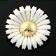 Georg Jensen 
Marguerit / 
Daisy Broche i 
forgyldt 
Sterling Sølv 
med hvis emalje 
- Margrethe II 
...