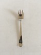 Georg Jensen 
Sterling Silver 
Margrethe Cake 
Fork No. 43. 
Measures 14.2 
cm / 5 19/32 
in.