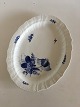 Royal 
Copenhagen Blå 
Blomst Svejfet 
Ovalt Fad No 
1557. Måler 41 
cm x 32,5 cm. 
1. Sortering. I 
...