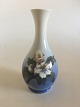 Royal Copenhagen Vase No. 53/51 med Blomstermotiv