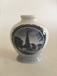 Royal 
Copenhagen 1922 
Rundskue Vase. 
15.5 cm H. 1. 
Sortering.