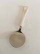 Patricia W&S 
Sørensen 
Tartelet Spade 
i Sølv og 
Rustfrit Stål. 
20.5 cm L